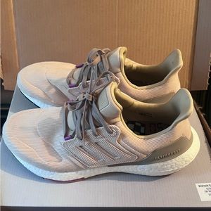 Womens Adidas Ultraboost size 10